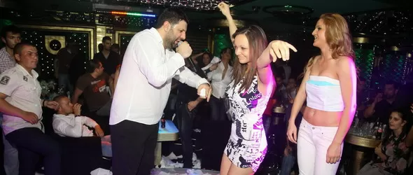 Тони Стораро откри баловете на абитуриентите в клуб Playhouse