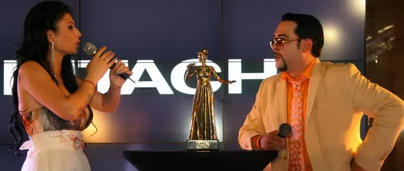 уСТАТУЯ за Софи Маринова на изпроводяк за Евровизия 2012