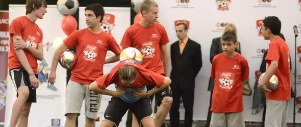 Певците Рафи Бохосян и Тома стават футболни коментатори