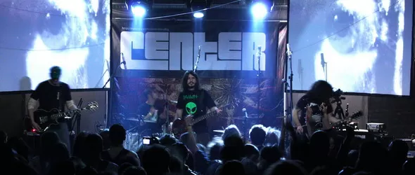 Center пекат дебюта в студиото на Odd Crew