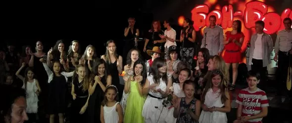 Бон-бон шоу! Малките напълниха Sofia Live Club посред лято