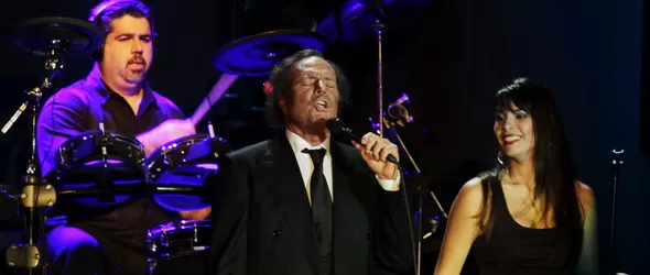 Хулио Иглесиас в София: Старо злато, нов албум