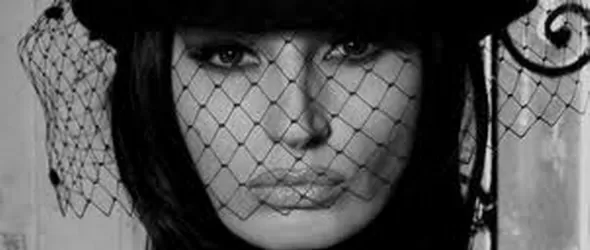 Есил Дюран избира Вива модел на лято 2012