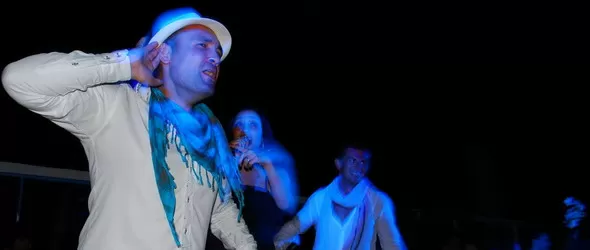 С парти до сутринта Боби Турбото откри бара си в Обзор