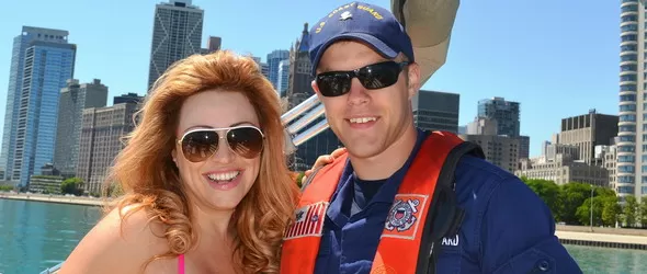 Рени подари демо CD на Американската водна полиция