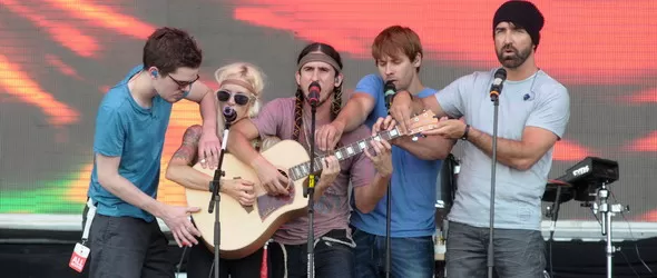 Walk Off The Earth на Elevation Music Festival 2012