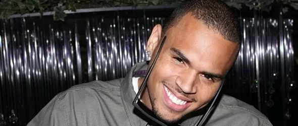 Крис Браун оглави класацията за албуми във Великобритания