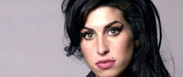 Една година без божествената Ейми Уайнхаус