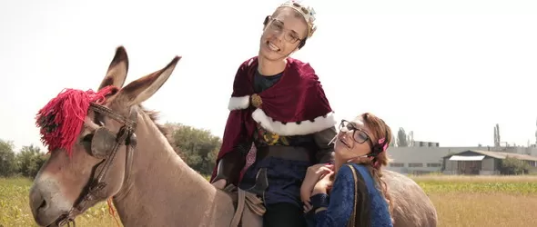 18+ на Александър. Starring: магарето Марко и Симона