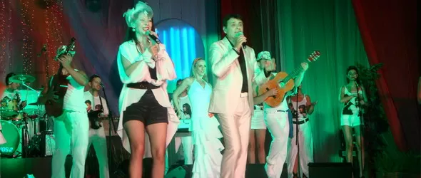 Успешен старт за турнето на дует Ритон