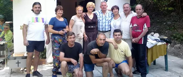 Мая Нешкова ремонтира църквата си Успение Богородично