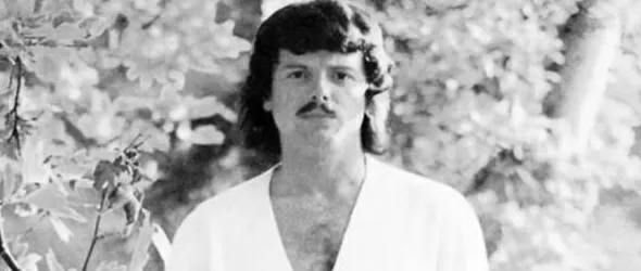Почина Scott McKenzie