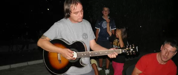 Надсвирват се с китари цяла нощ в Разлог