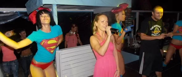 Ъпсурт закриха с яко парти сезона в бара на Боби Турбото