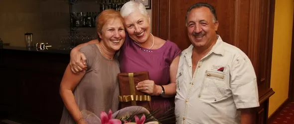 Мая Нешкова подари най-новата си песен на д-р Емилова