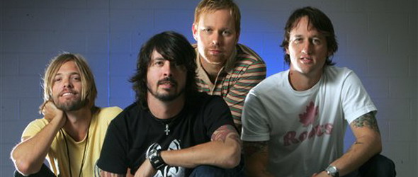 Dave Grohl вдига Foo Fighters на трупчета