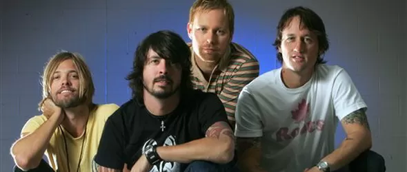 Dave Grohl вдига Foo Fighters на трупчета