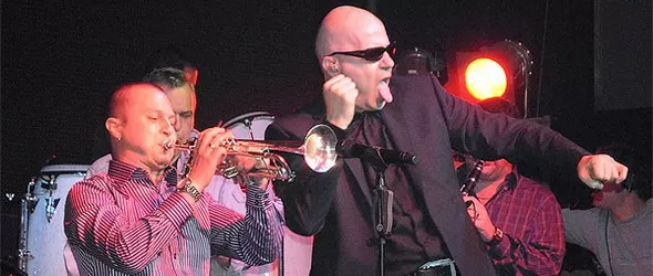 Музика и вицове от Слави Трофонов в Night Flight