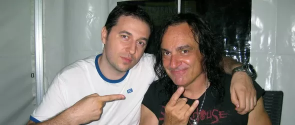 Кожодерът Вини Апис в близък план по Фрактура