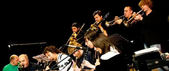 Смях и плач едновременно с Backyard Jazz Orchestra