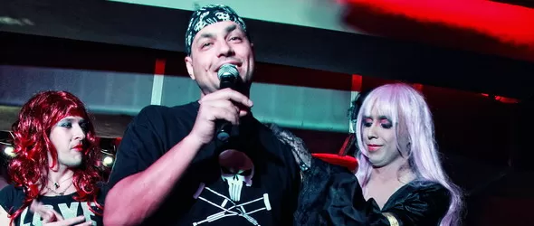 Седем дами от мъжки пол наградени с уиски от Обратен ефект