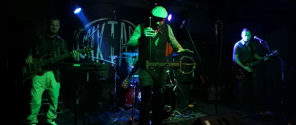 The B-side Acoustics стартира убедително в Микстейп 5