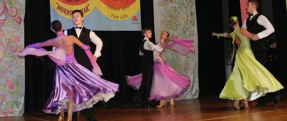 2 000 пяха и танцуваха на Утринна звезда в Банско