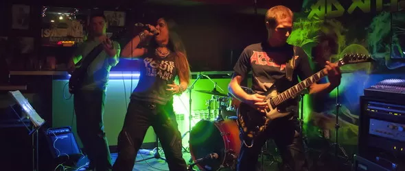 Колети с албуми на Гранулом летят към Германия