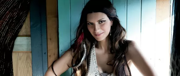 Laura Pausini се събра с Josh Groban за дует