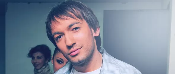 Дамян Попов завладян от брит поп културата