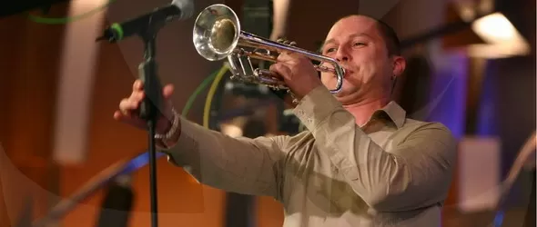 Гъмзата излиза в творческа почивка