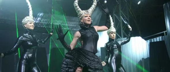 Лейди Гага отлага няколко концерта