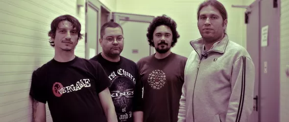 Der Hunds представят нов китарист в рок-бар Studio Sounds Like