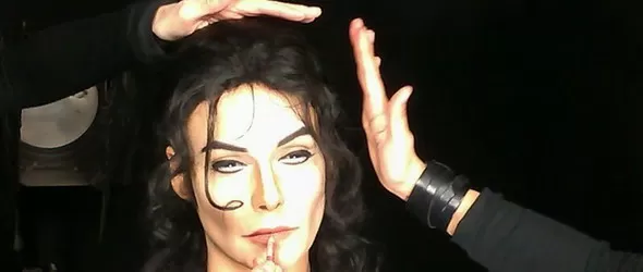 Мики Маус в Като две капки вода. Но като сцена