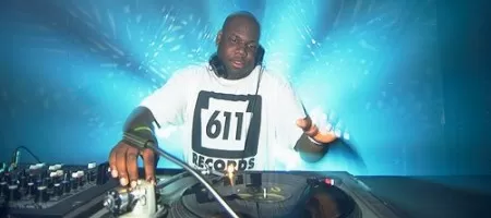 Карл Кокс и Шарам пристигат по покана на Метрополис