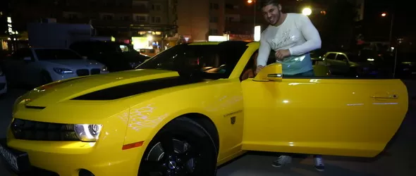 Тони Стораро подари кола на сина си