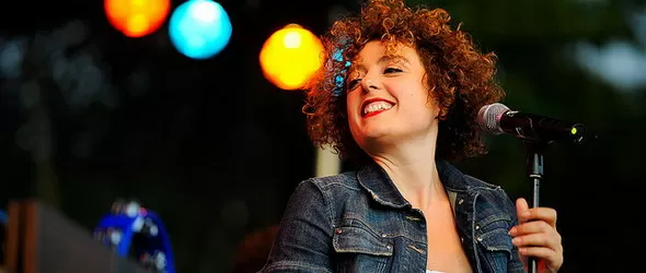 Kraak & Smaak представят най-доброто с бляскава вокалистка