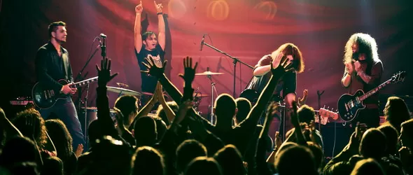 Center представя дебютния си албум с безплатен концерт