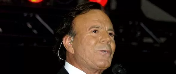 Хулио Иглесиас: Мечтая да пея с Бийбър, вълшебен е