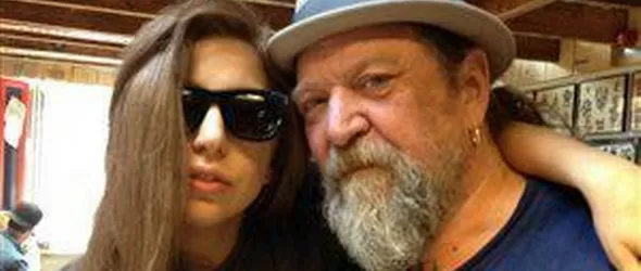 Татуистът на Лейди Гага и Пърл Джем рисува тела на живо у нас