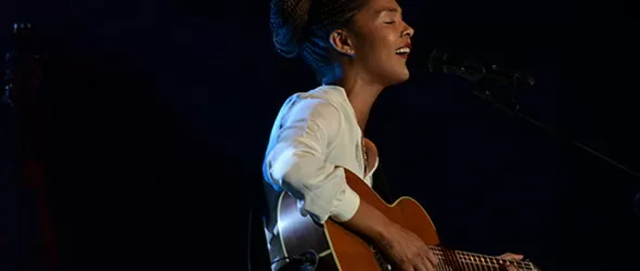 Ayo – глас от светлина в зала 1 на НДК