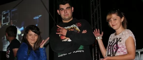 Бедрос Бедрок Арменаков е шампион по Въздушна китара на Варна