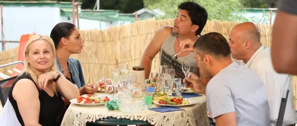 Черешката на тортата се гмурка в лято 2013