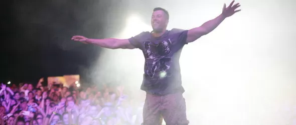 DJ Doncho и DJ Caas с хореография на парчето на Ъпсурт Ослушай се