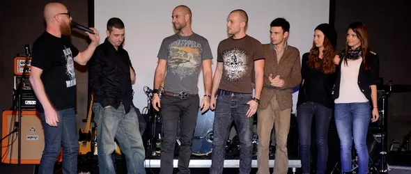 D2 срещу трафика на хора, свирят във Варна и Бургас