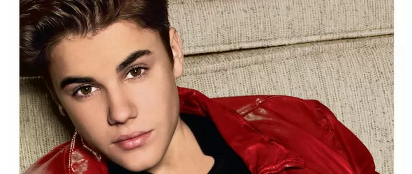 E-автобиографии на One Direction и Джъстин Бийбър