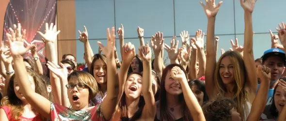 Алекс Раева се явява на кастинга на X Factor в София   