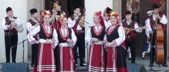 Фолклорни танци от Египет, Индонезия и Грузия  на феста в Бургас