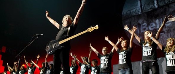 15 българчета репетират Another Brick In The Wall