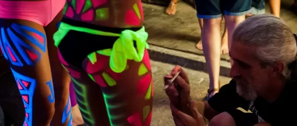 Невероятен боди пейнтинг с Mr. Dero и МС Klumzy Tung